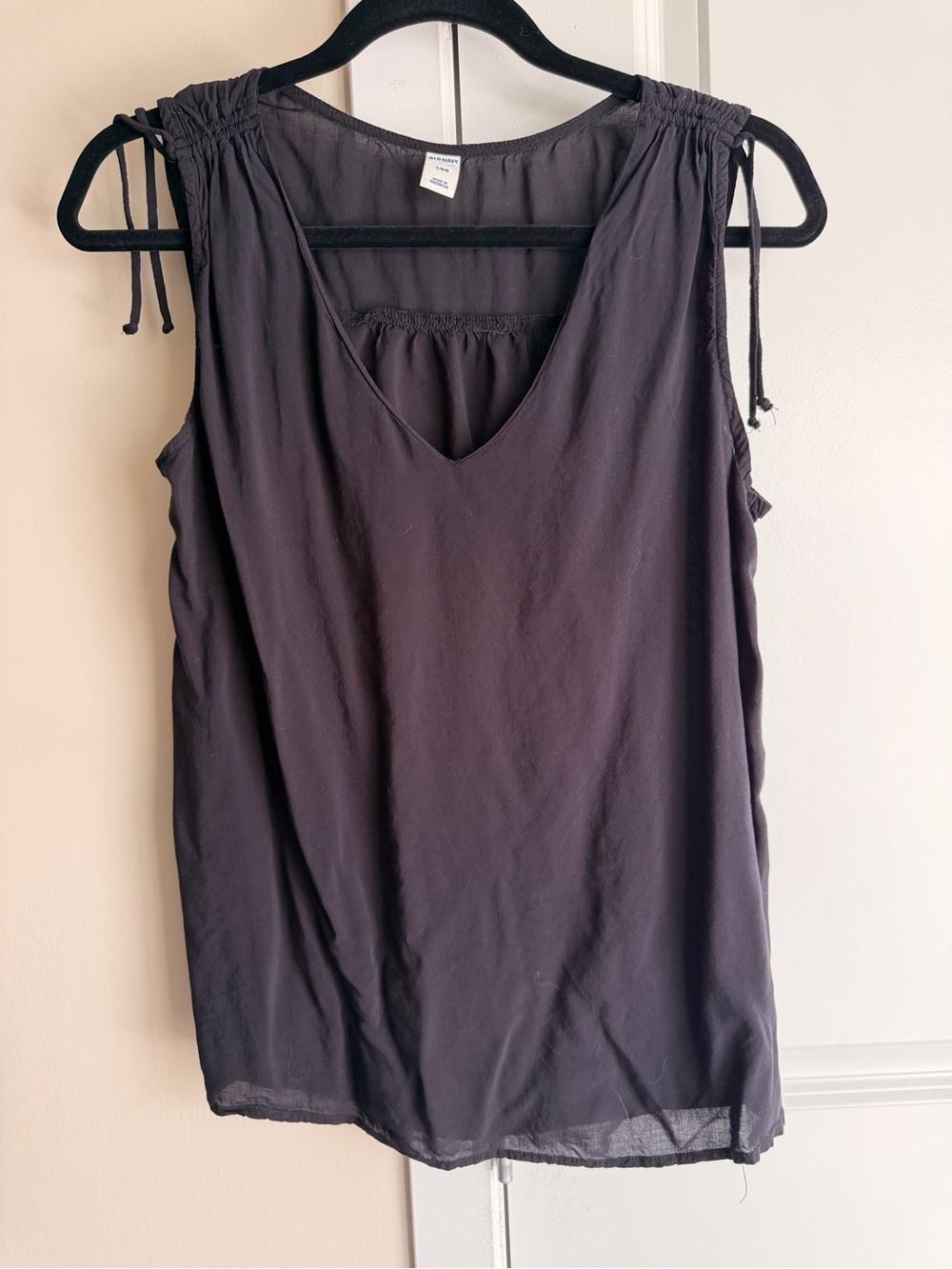 Old Navy Black Sleeveless V-Neck Tie-Shoulder Top